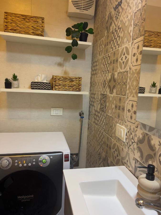 דירות Regina Milano In Porta Romana 3 - Sky Tv, Wifi & Breakfast Box מראה חיצוני תמונה